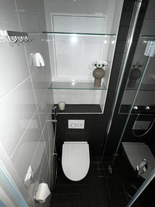 Apartamento Cozy Penthouse Loft - Near The Airport Vantaa Exterior foto